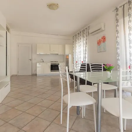 Vista Mare Apartment *